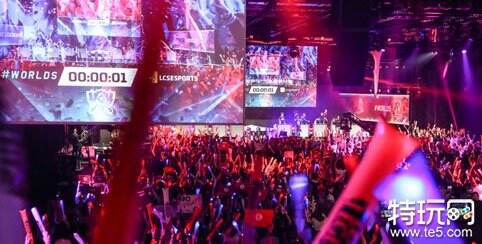 LPL主持夏安与秋晒照：抓拍出了三头六臂